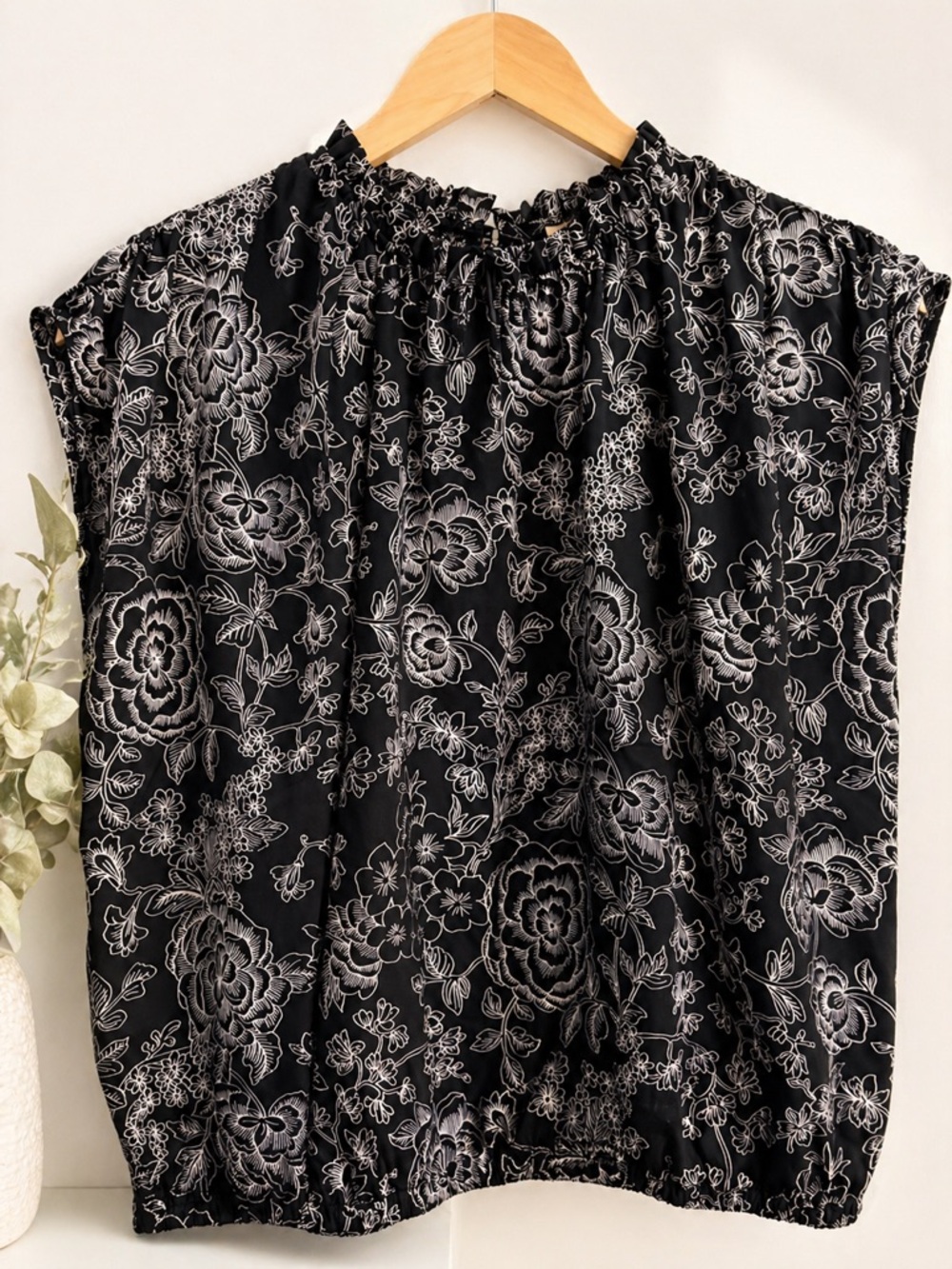 Black Floral Sleeveless Blouse
